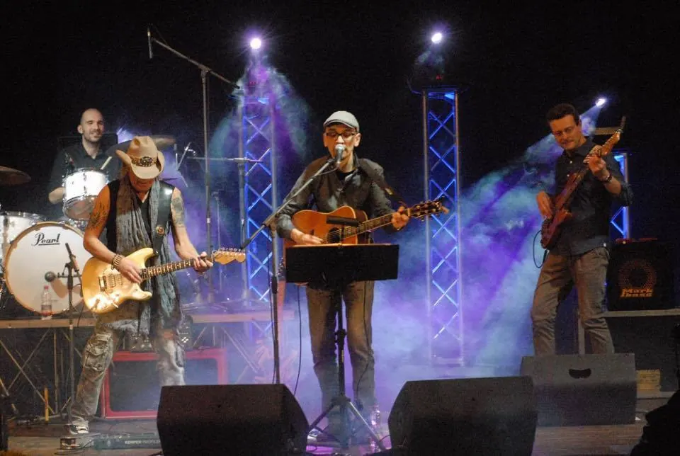 Manuel Malò live with Ricky Portera